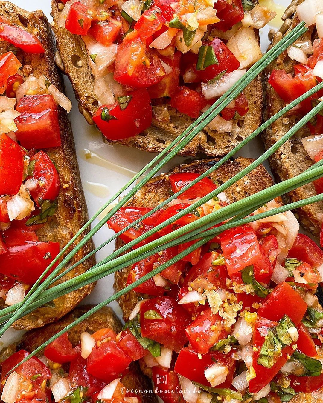 bruschettas de tomatitos