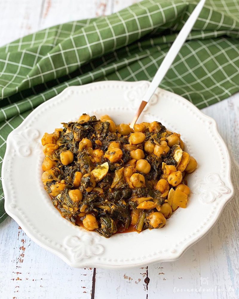 GARBANZOS CON ESPINACAS Y HUEVO