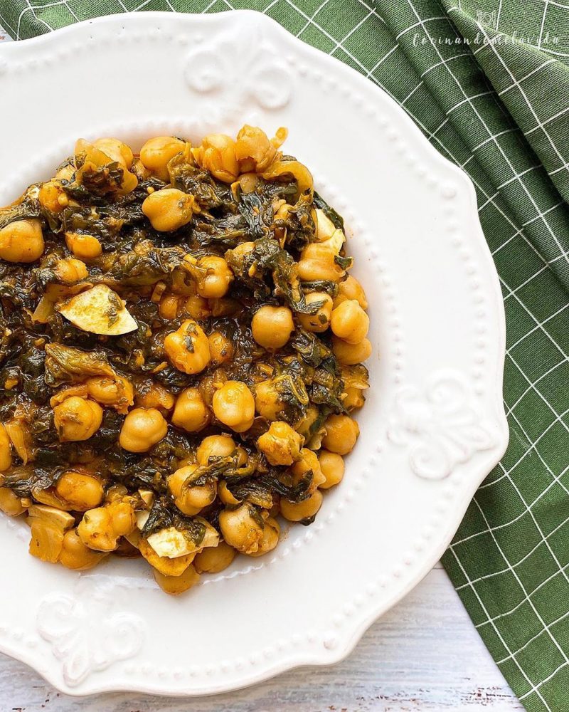 GARBANZOS CON ESPINACAS Y HUEVO