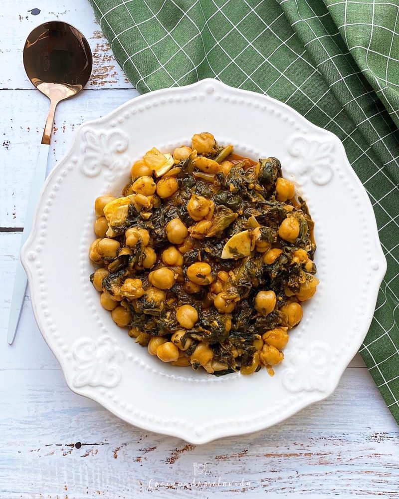 GARBANZOS CON ESPINACAS Y HUEVO COCINANDOMELAVIDA