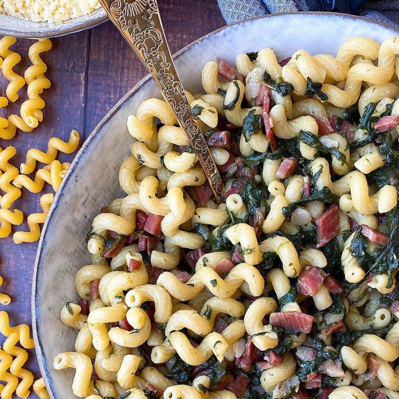 PASTA CON ESPINACAS Y JAMÓN