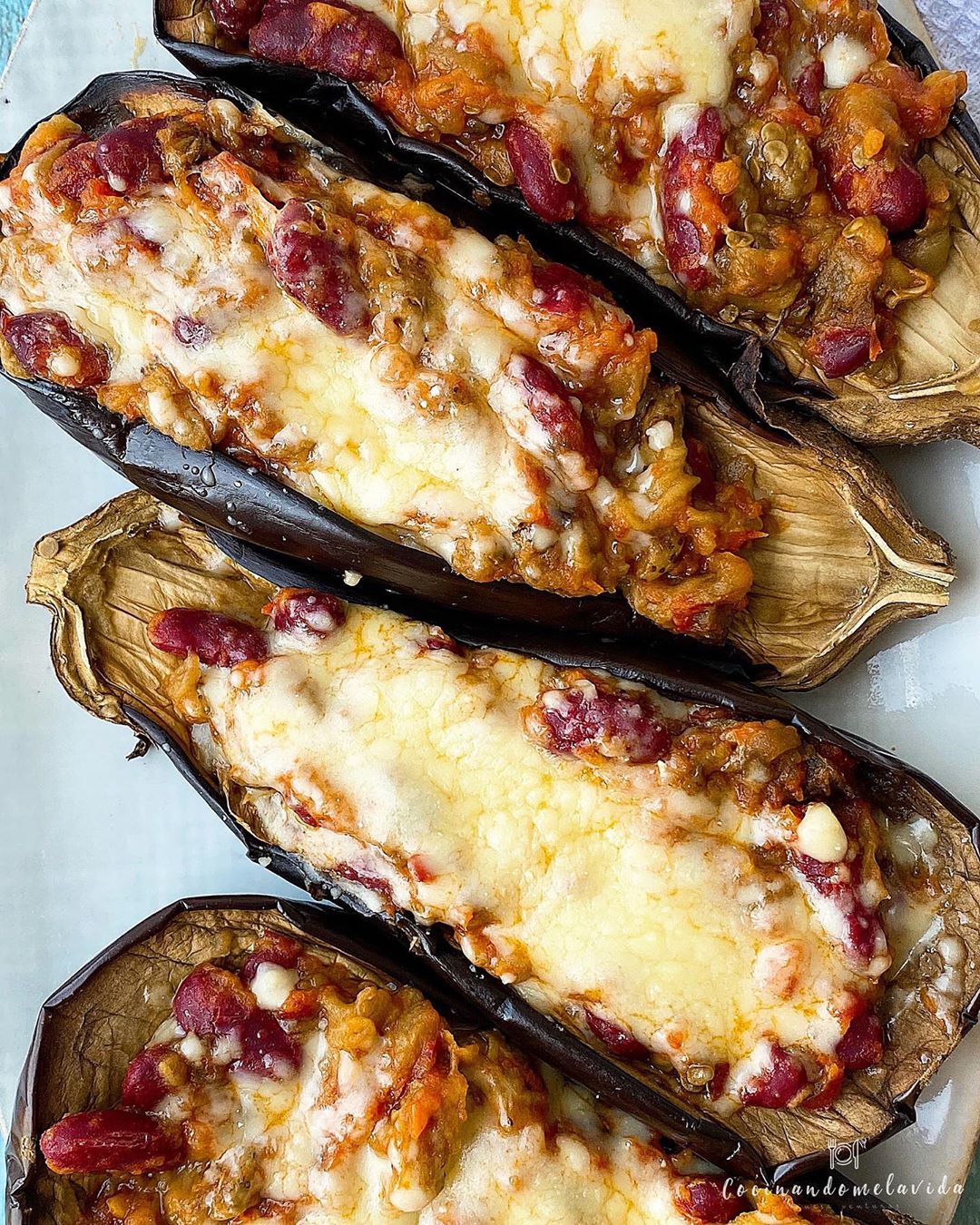 berenjenas rellenas de alubias rojas con tomate