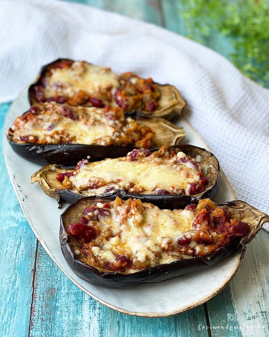 BERENJENAS RELLENAS DE ALUBIAS ROJAS CON TOMATE