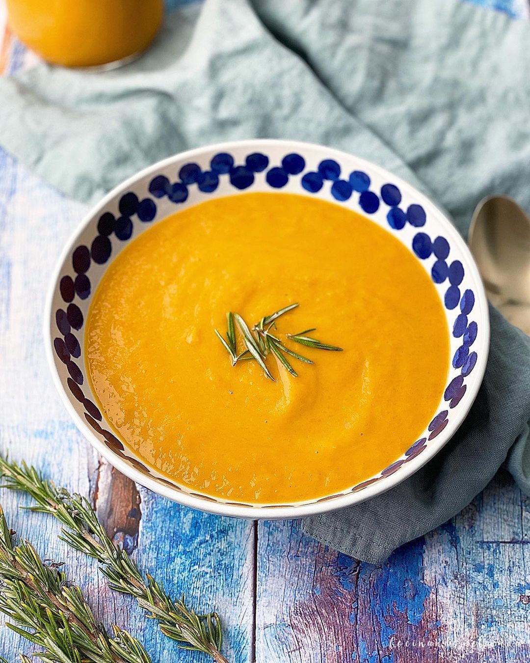 CREMA DE CALABAZA Y PERA CON QUESO DE CABRA