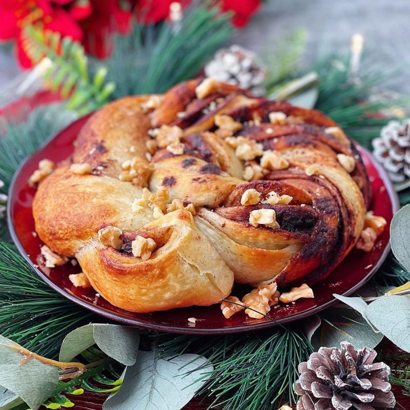 KRINGEL O CORONA DE CANELA Y NUECES