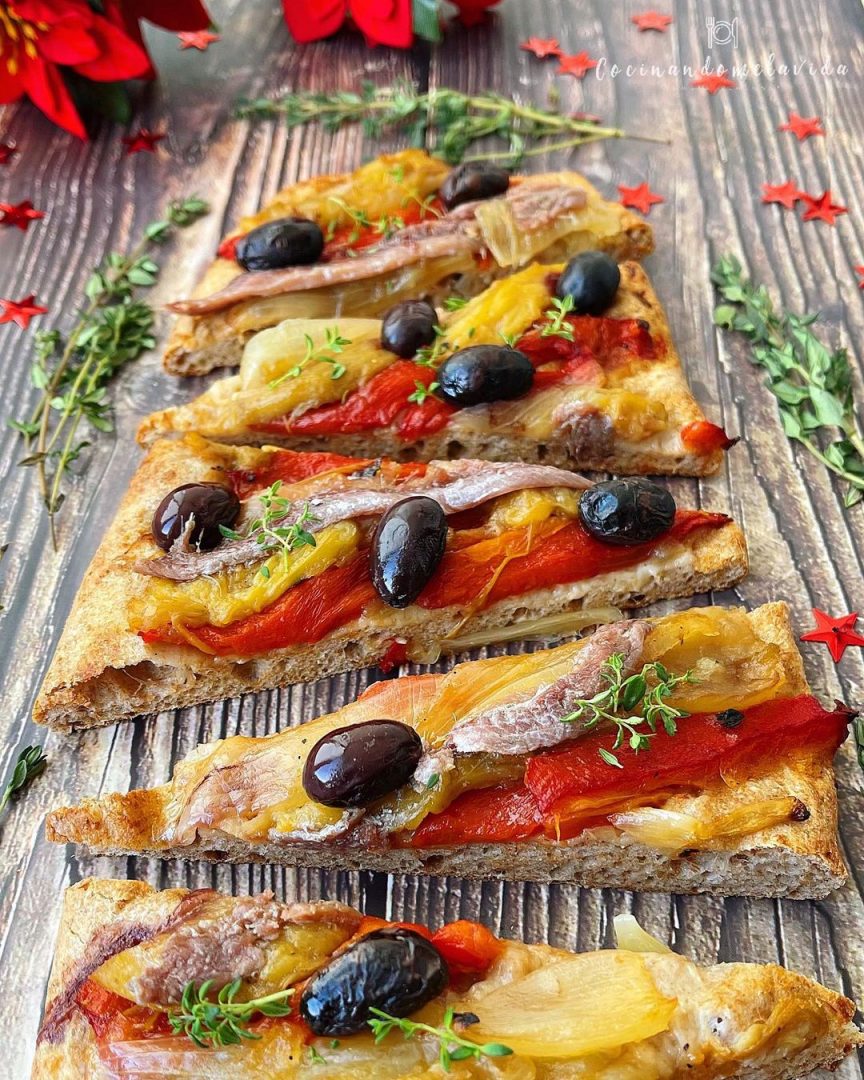 COCA DE ESCALIVADA CON ANCHOAS