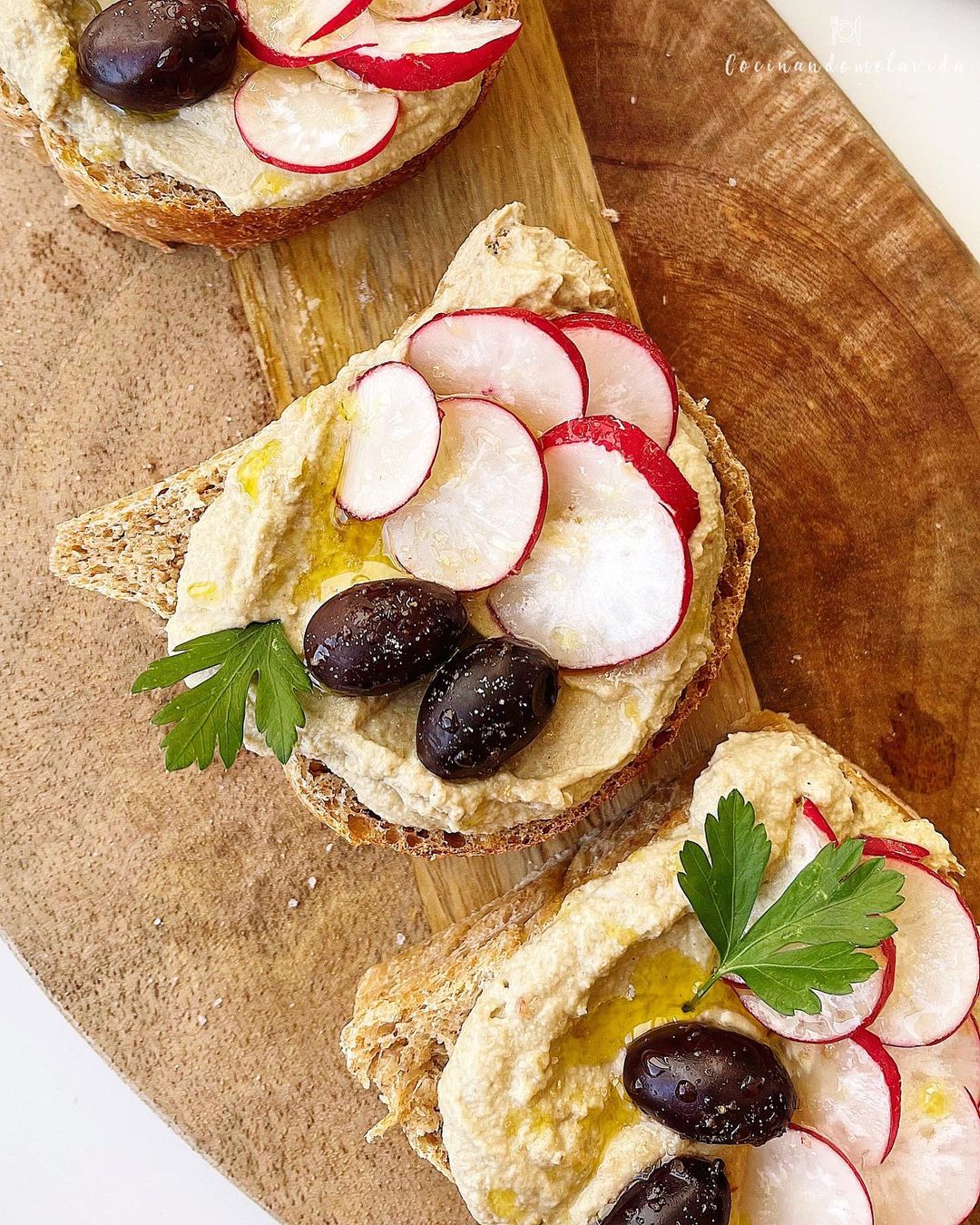 MONTADITOS DE PAN DE QUINOA CON BABAGANOUSH