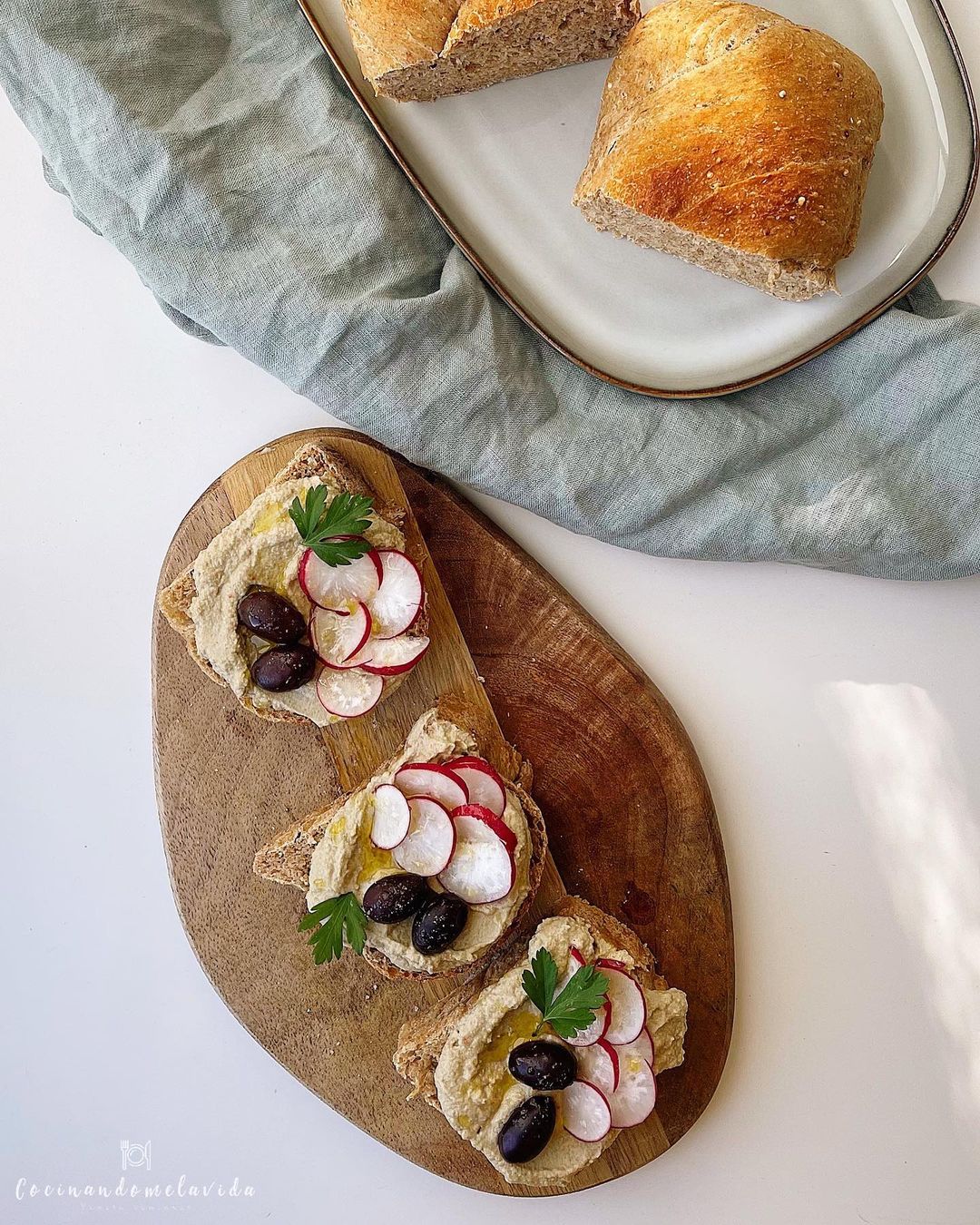 MONTADITOS DE PAN DE QUINOA CON BABAGANOUSH