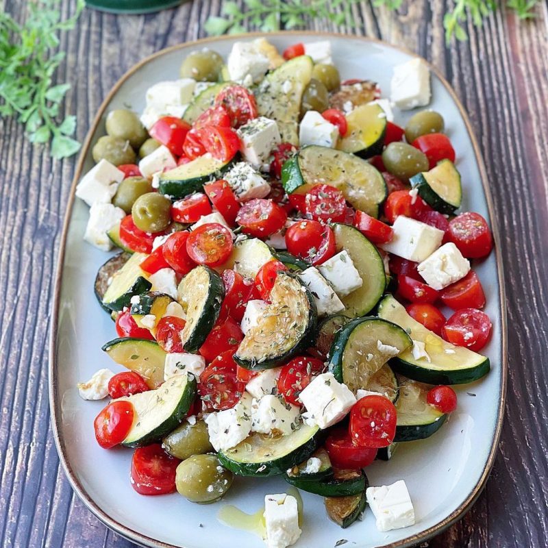 ENSALADA DE CALABACÍN A LA PLANCHA Y QUESO FETA