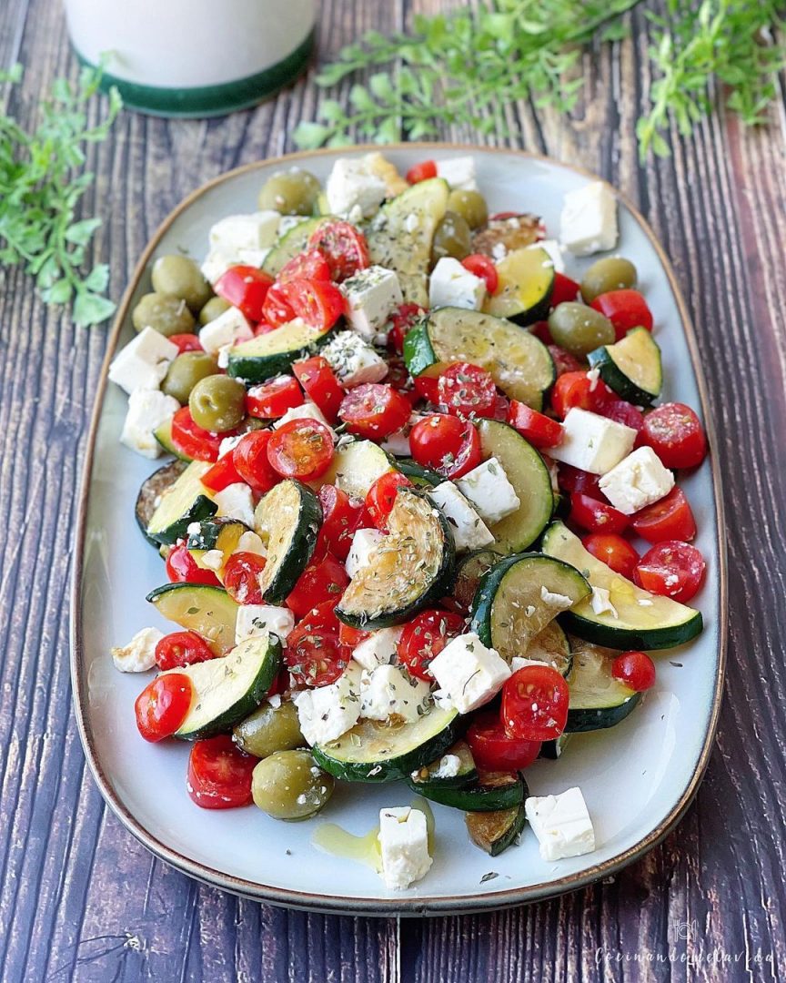 ENSALADA DE CALABACÍN A LA PLANCHA Y QUESO FETA