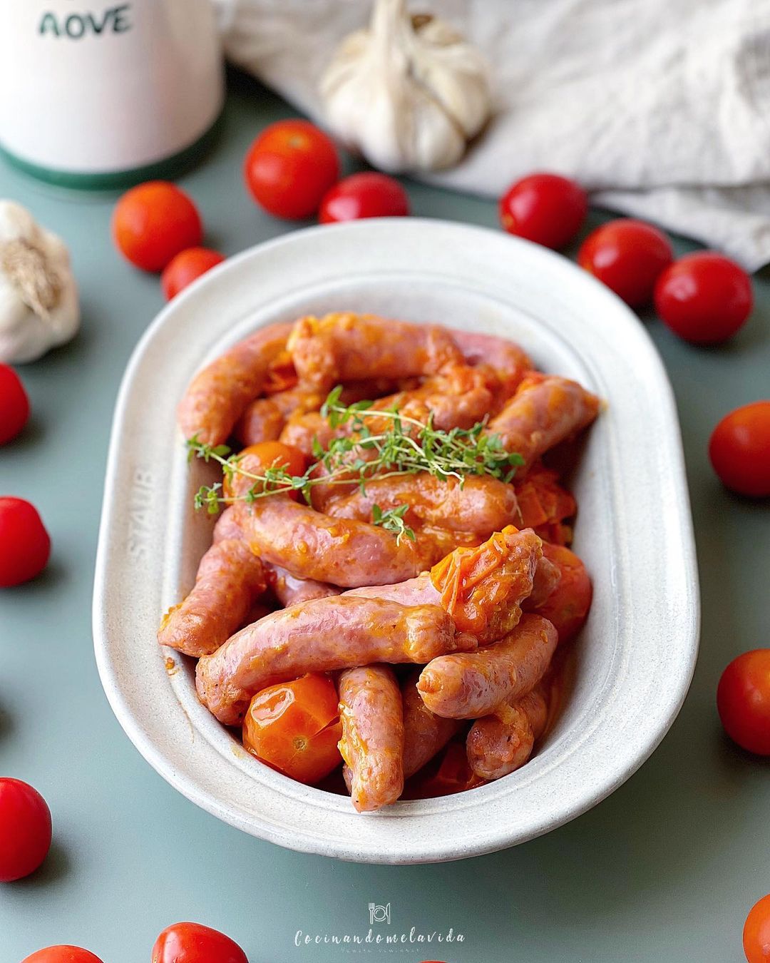 SALCHICHAS DE POLLO CON TOMATITOS