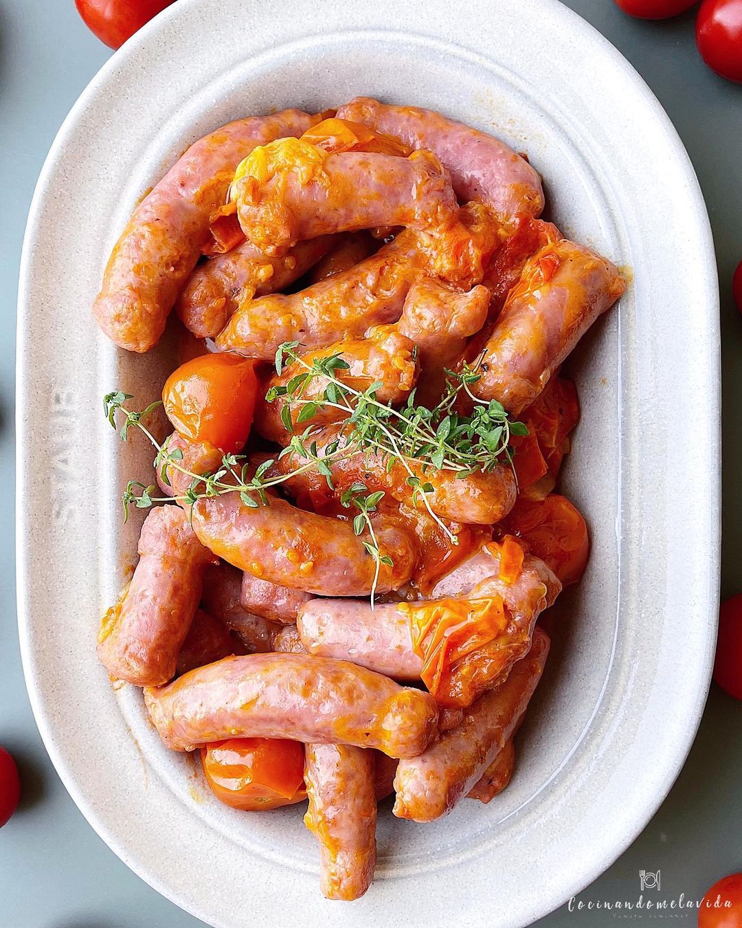 SALCHICHAS DE POLLO CON TOMATITOS