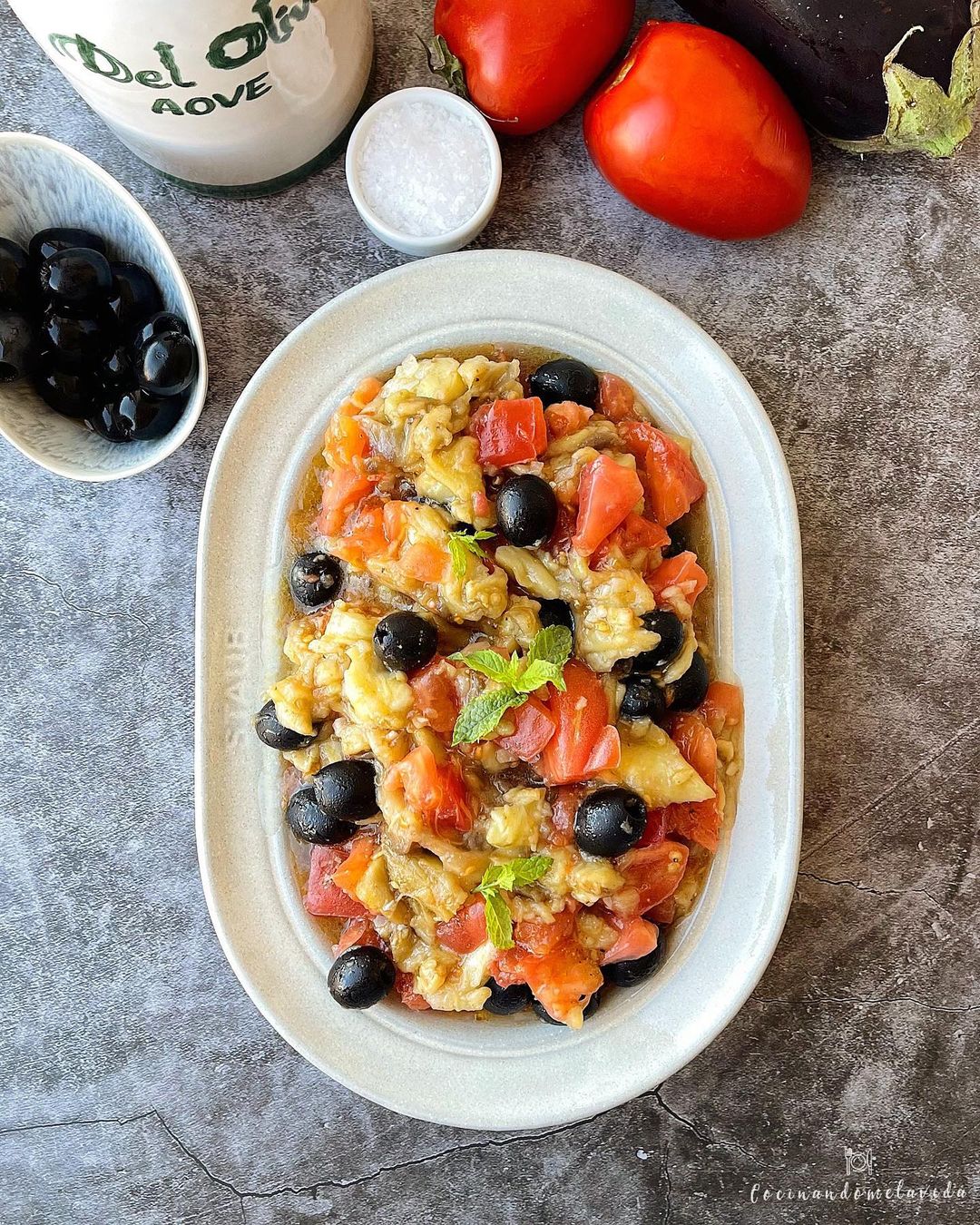 ensalada de berenjena y tomate