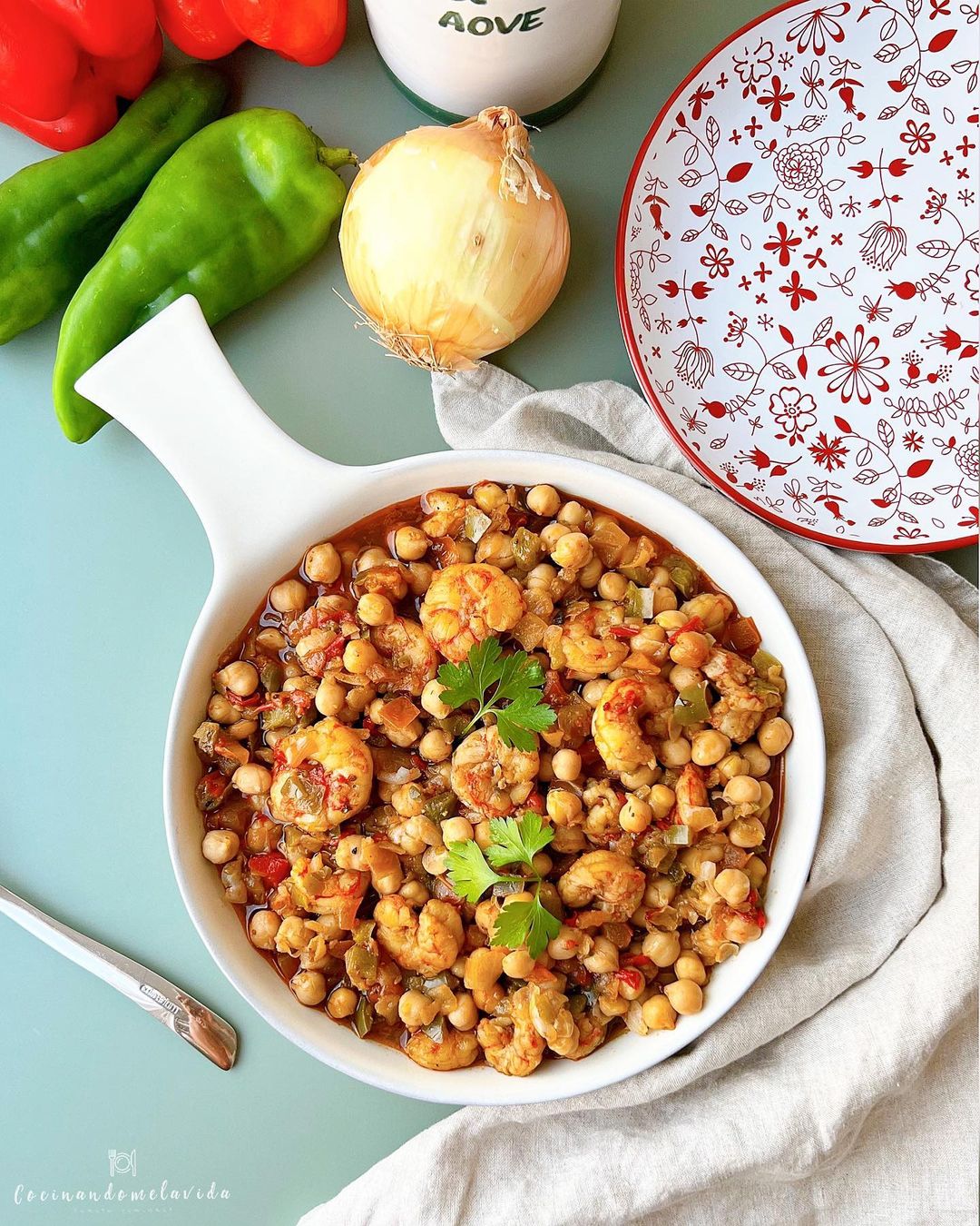 garbanzos con sofrito y gambones