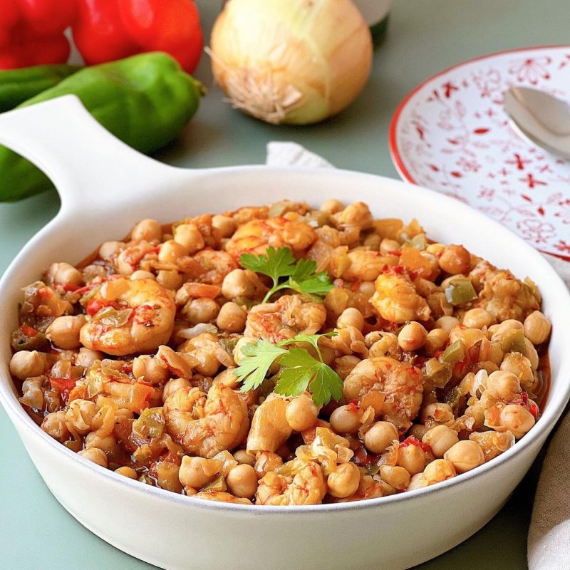 GARBANZOS CON SOFRITO Y GAMBONES