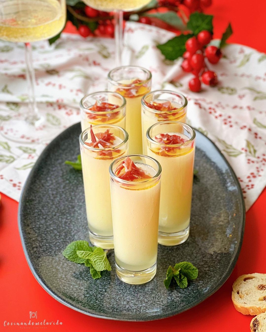 chupitos de melón con jamón