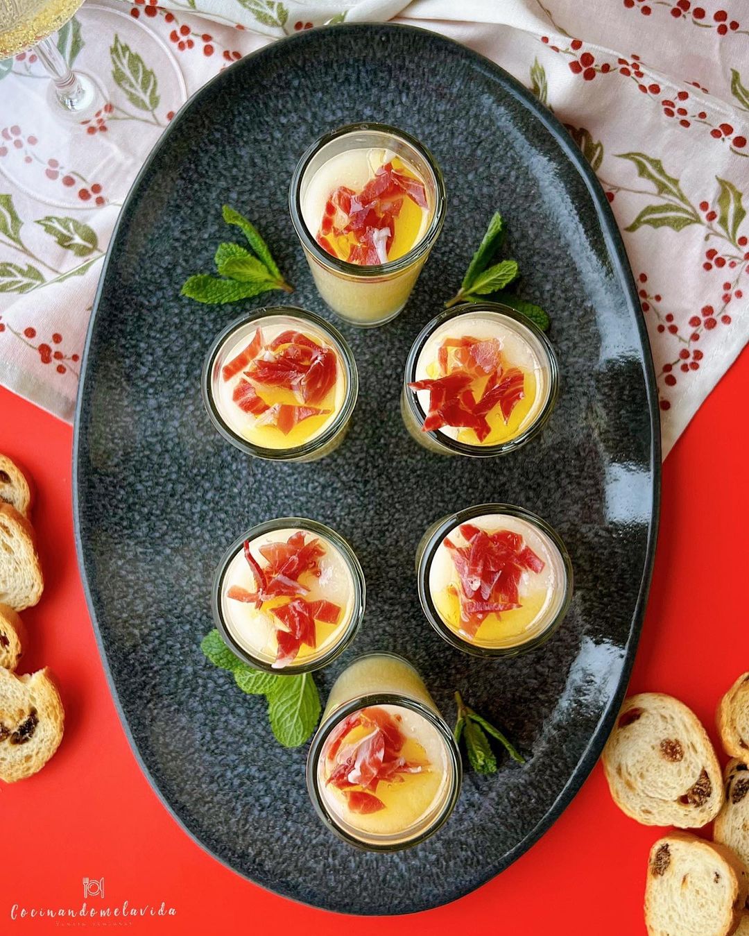 CHUPITOS DE MELÓN CON JAMÓN