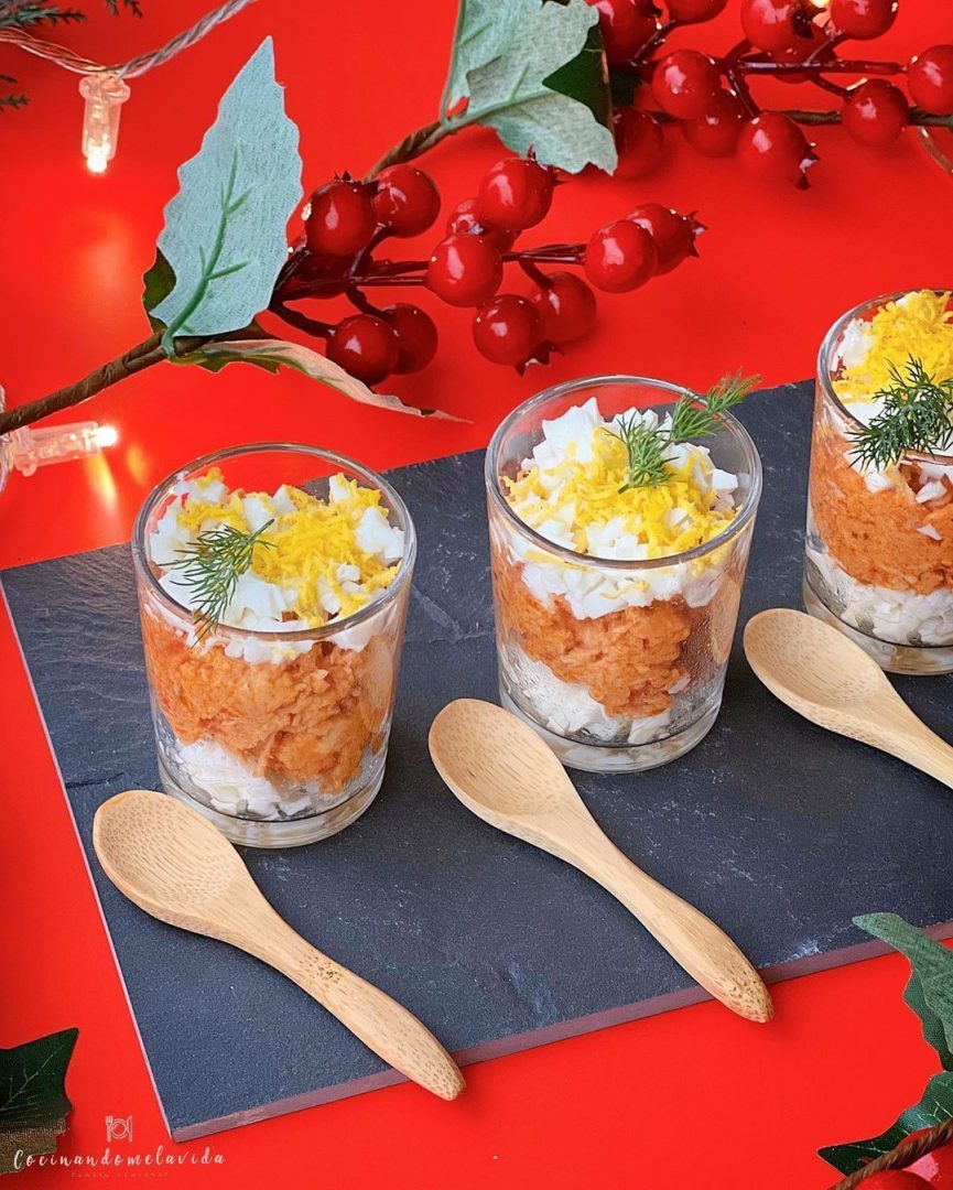 VASITOS DE HUEVOS RELLENOS