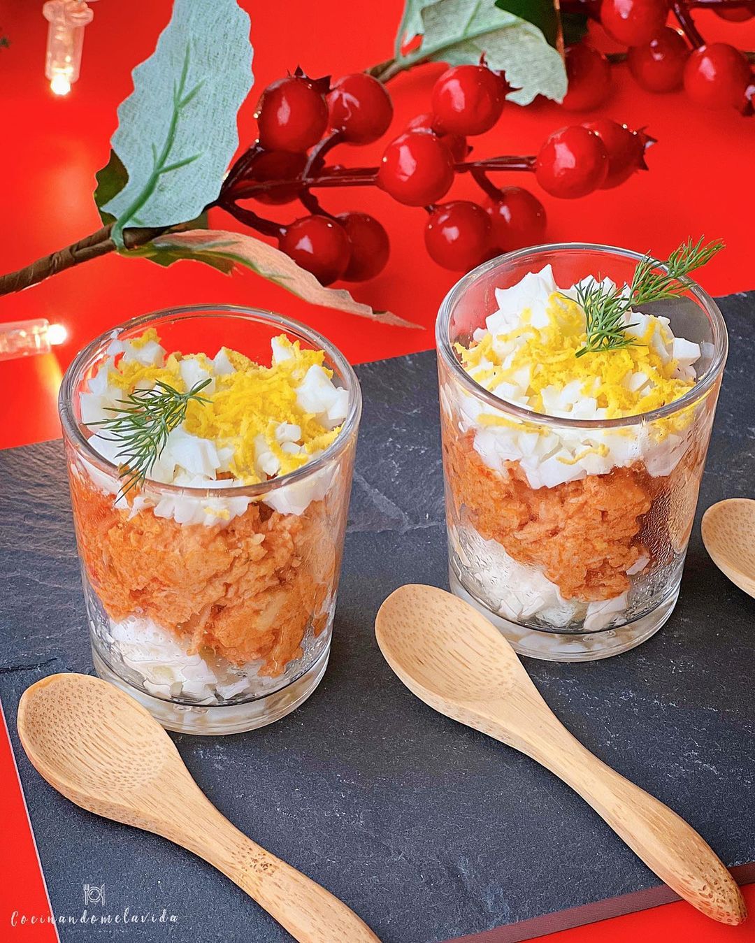 VASITOS DE HUEVOS RELLENOS