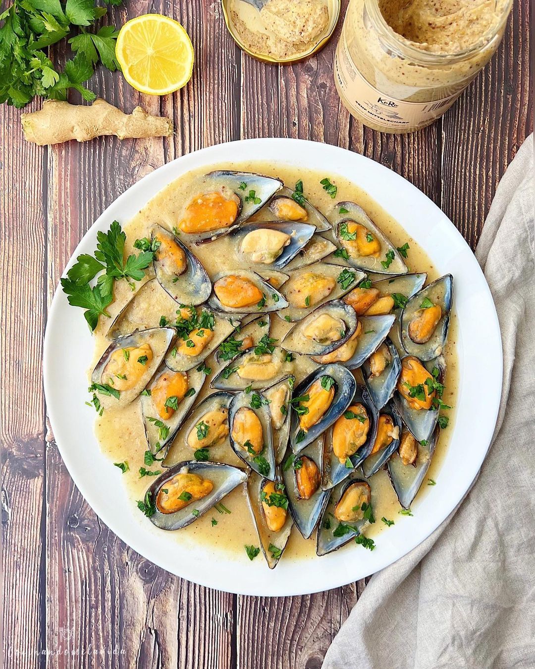 mejillones en salsa de mostaza