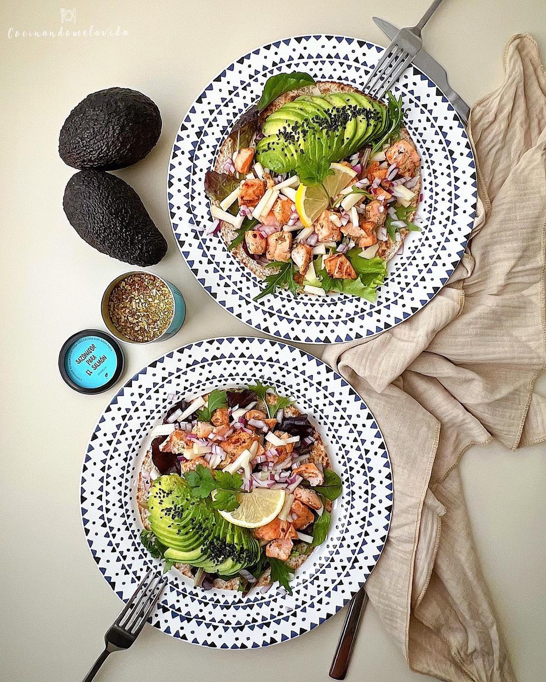 TACOS INTEGRALES DE SALMÓN CON MANZANA