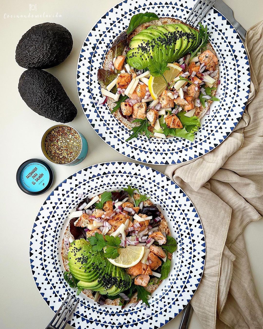 TACOS INTEGRALES DE SALMÓN CON MANZANA
