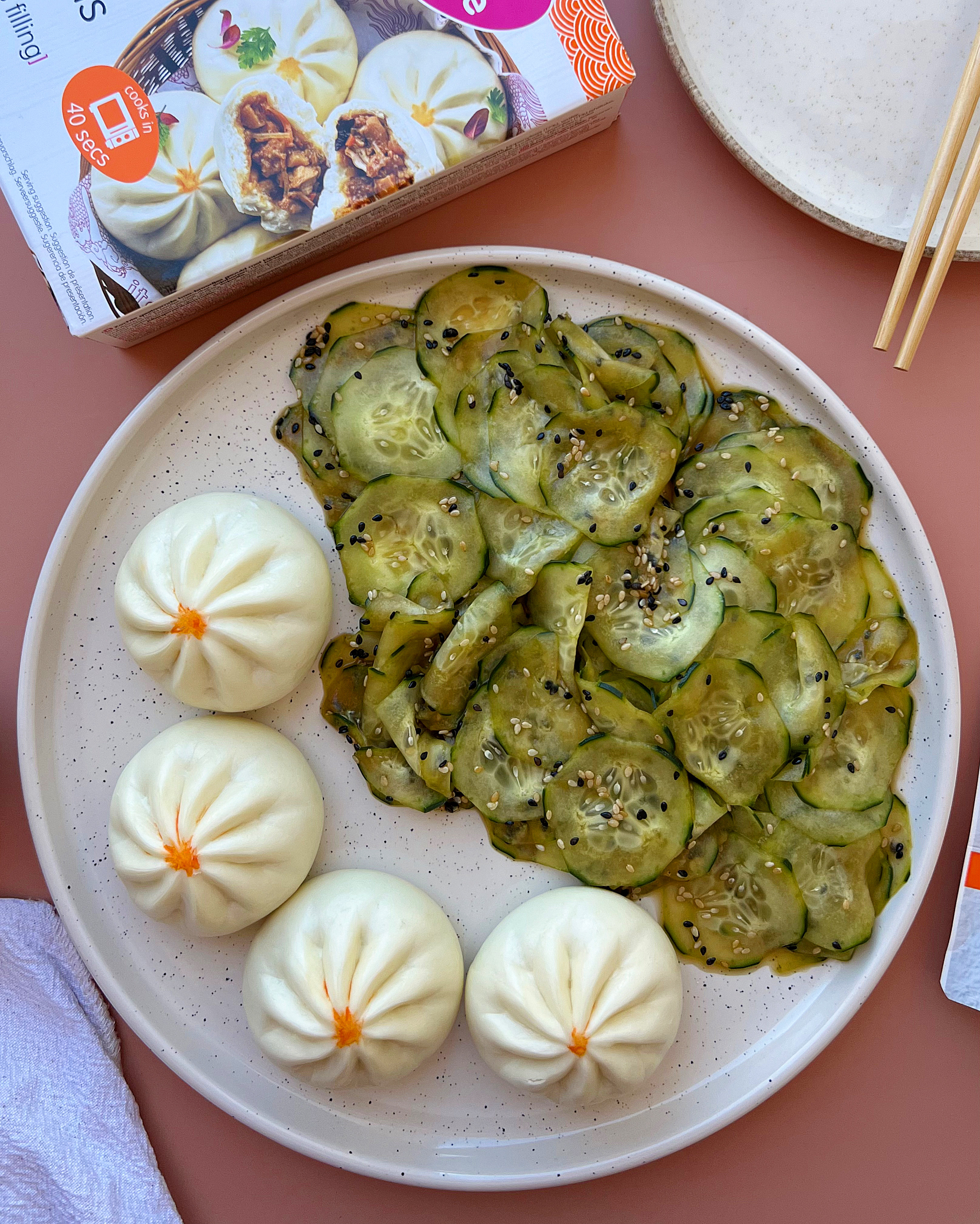 SALSA PARA GYOZAS Y ENSALADA DE PEPINO