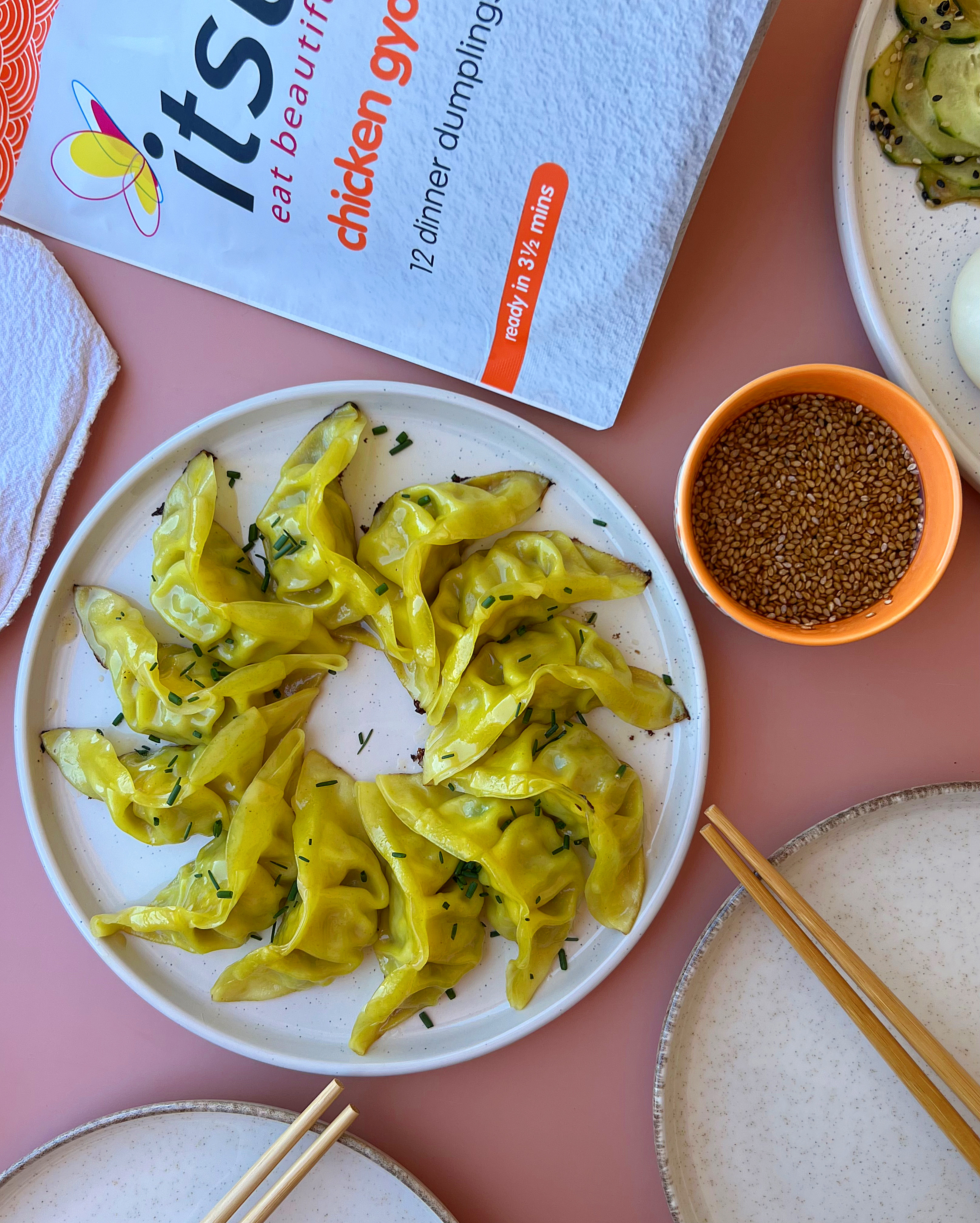 SALSA PARA GYOZAS Y ENSALADA DE PEPINO