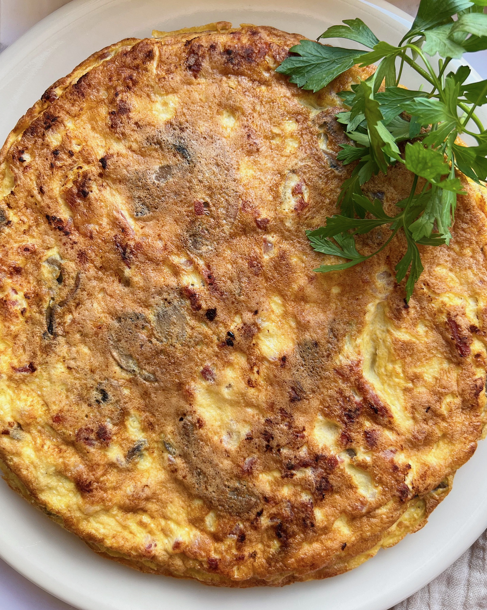 TORTILLA DE CHAMPIÑONES CON JAMÓN