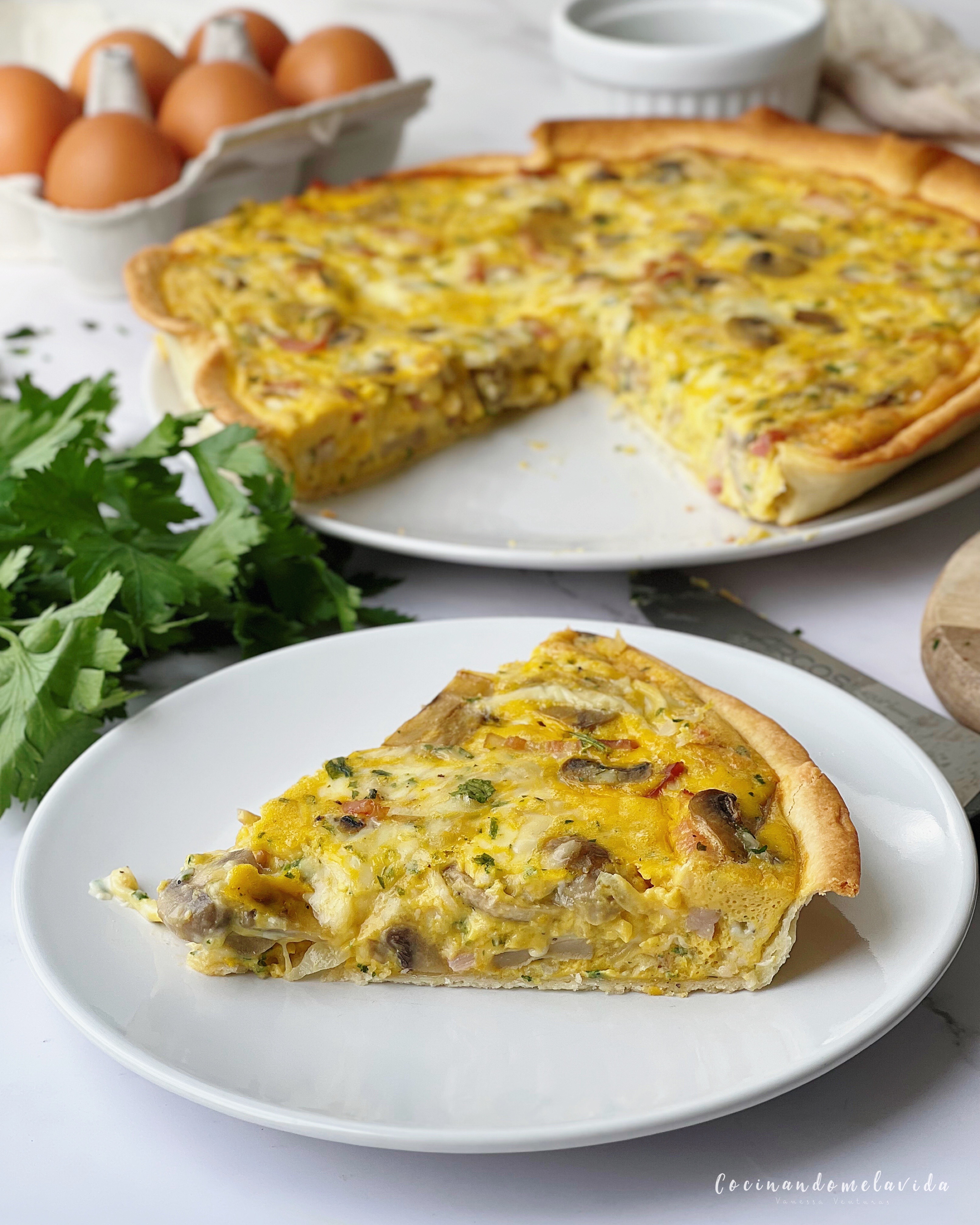 QUICHÉ CON BEICON Y CHAMPIÑONES - COCINANDOMELAVIDA