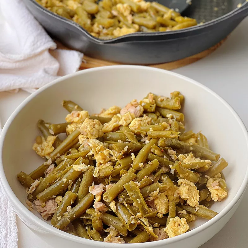 JUDÍA VERDE CON TORTILLA Y ATÚN