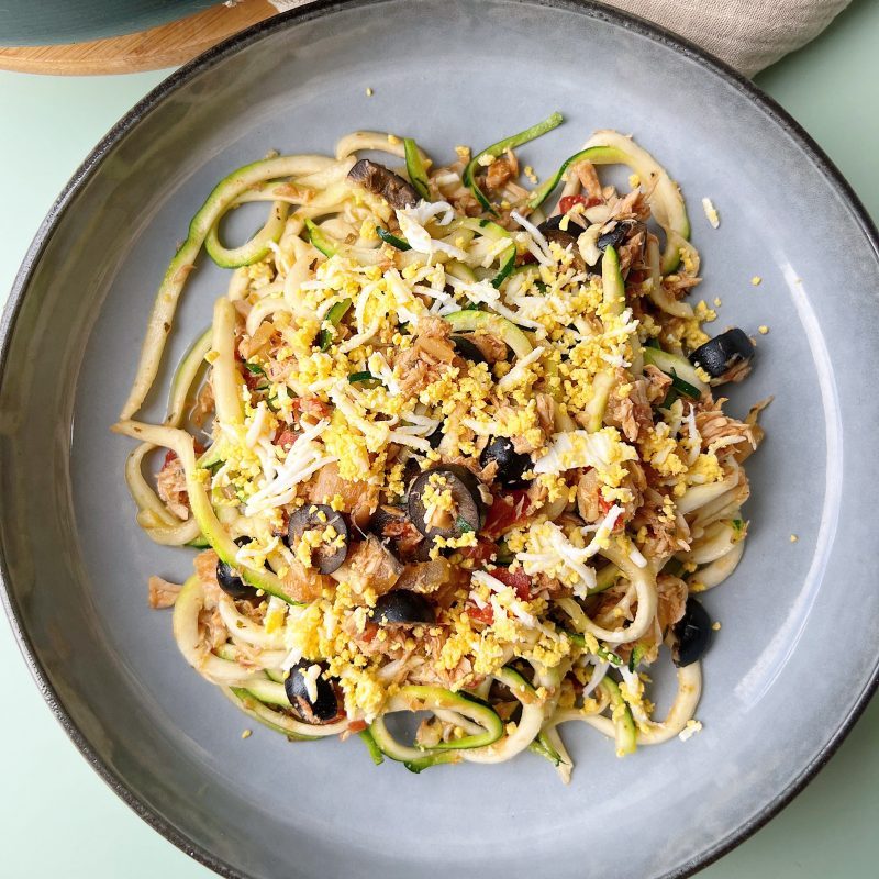 ESPAGUETIS DE CALABACÍN CON ATÚN