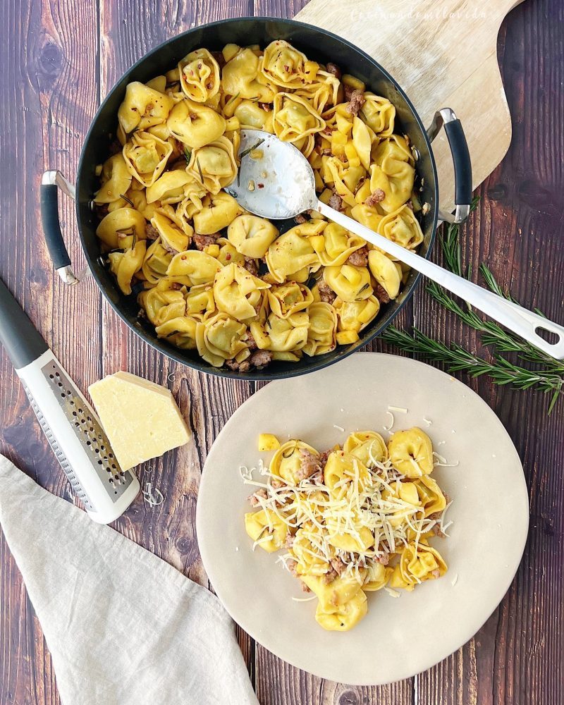 TORTELLINIS RELLENOS CON MANZANA Y BUTIFARRA