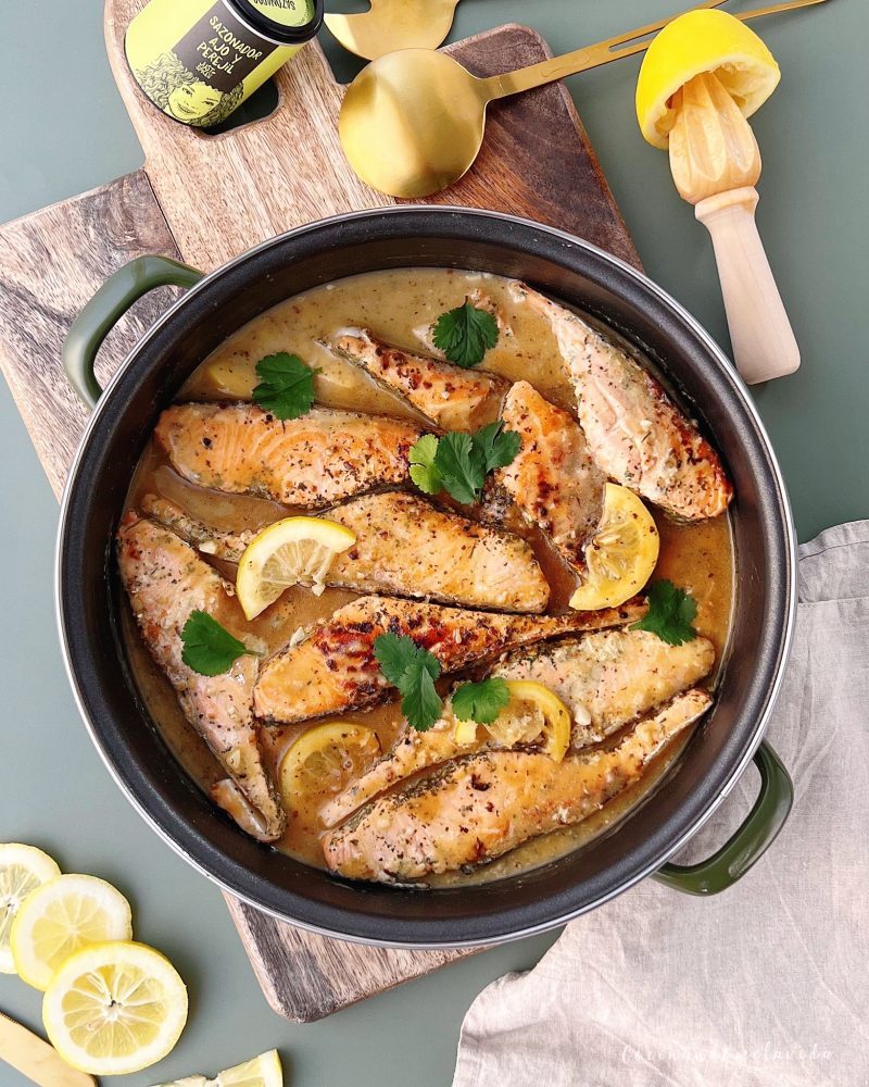 SALMÓN CREMOSO AL LIMÓN