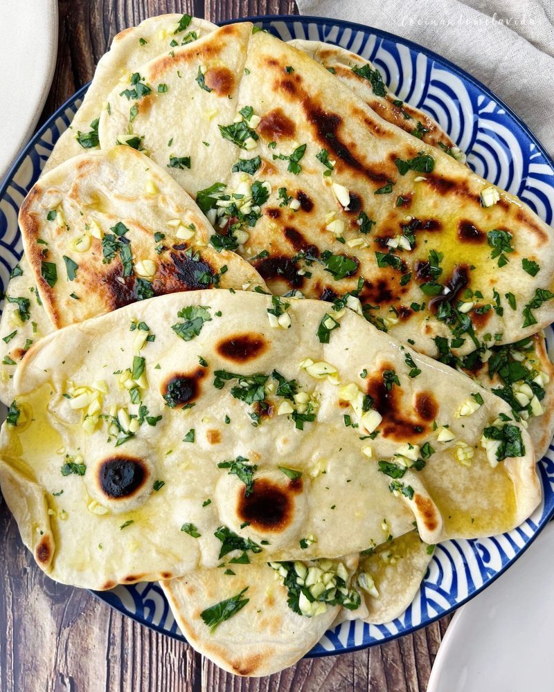 PAN NAAN Y HUMMUS CASERO