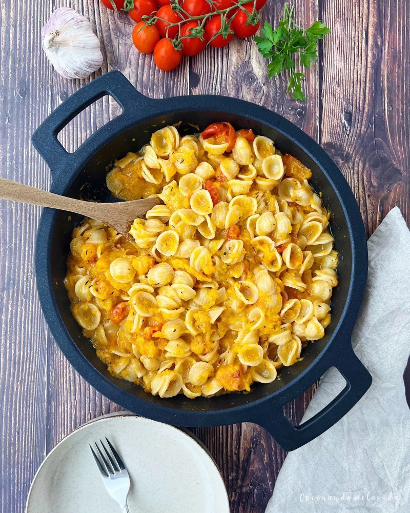 PASTA CON CALABAZA Y QUESO DE CABRA