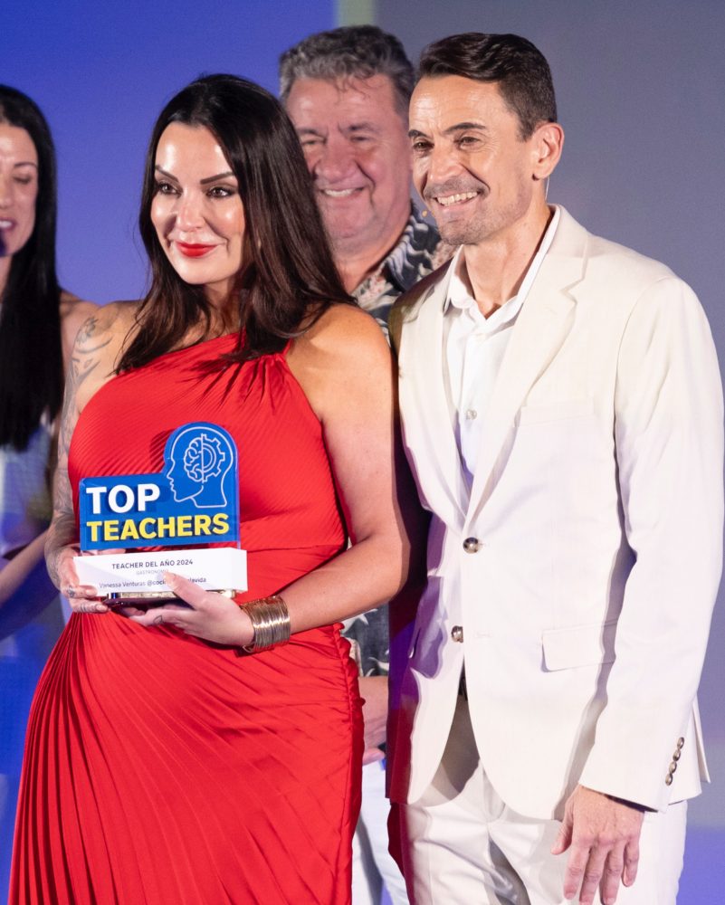 PREMIOS TOP TEACHERS 2024 GANADORA GASTRO Vanessa Venturas